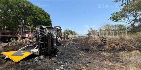 Dos Lesionados Deja Volcadura E Incendio De Camioneta En Autopista