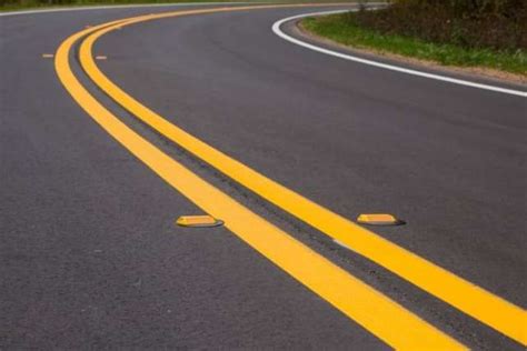 Types Of Road / Lane Markings In India - GaadiFy