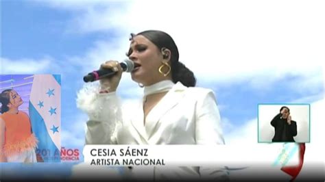 Cesia S Enz Entona Las Gloriosas Notas Del El Himno Nacional Qu