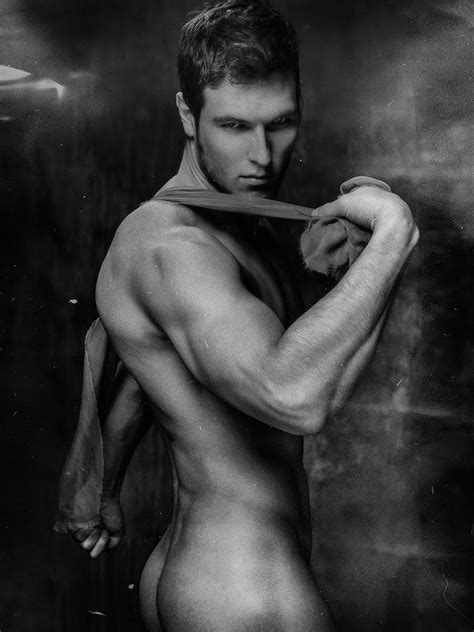 Serge Pizzorno All Nude And Underwear Pics Naked Male Celebrities