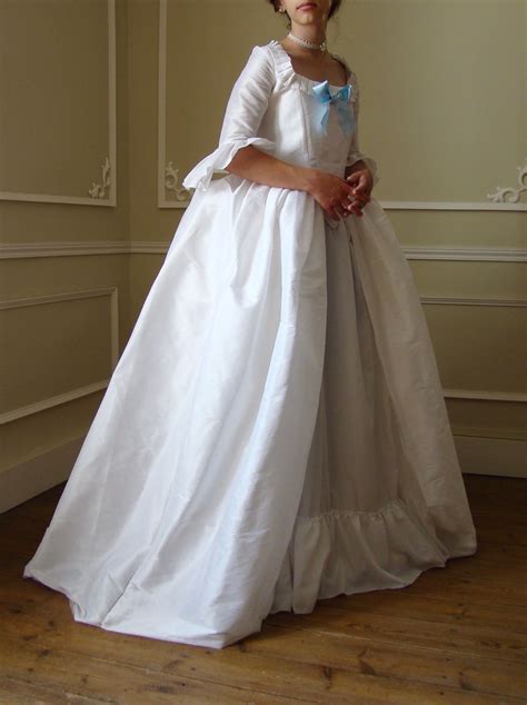 Robe Du Me Si Cle Marie Antoinette En Soie Sauvage Blanche Marie