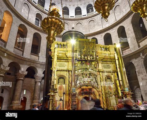 La Tumba De Cristo En La Iglesia Del Santo Sepulcro En Jerusal N