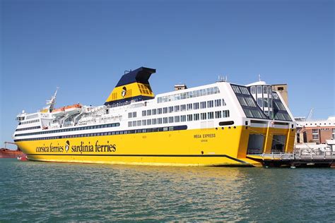 Guida Ai Traghetti Elba Ferries Per L Isola D Elba Orari Prezzi E