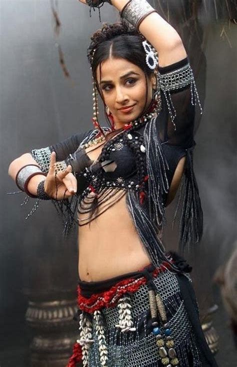 vidya balan hot and nude photos वदय बलन क हट फट फर स एक बर ह रह ह वयरल Hindi