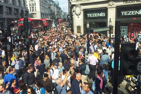 Se anunță zile de HAOS în Londra Angajații de la metrou intră în GREVĂ