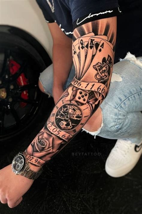 tatuagem no antebraço baralho Tatuagem braço Tatuagem masculina