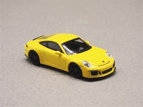 Porsche 911 R Yellow Minichamps 1 87 Minicarweb