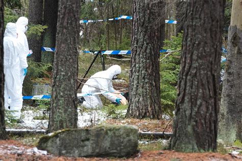 Misstänkt Mord I Stockholm Man Hittad Död Vid Järvafältet