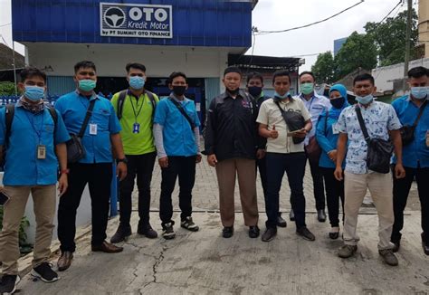 pt summit oto finance phk sepihak   karyawan