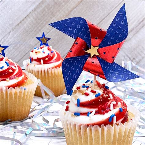 Patriotic Pinwheel Cupcake Toppers 100 Directions