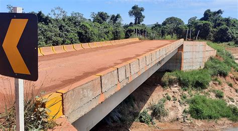 Pavimenta O Do Trecho Da Serra Do Amas Lio Est Executada