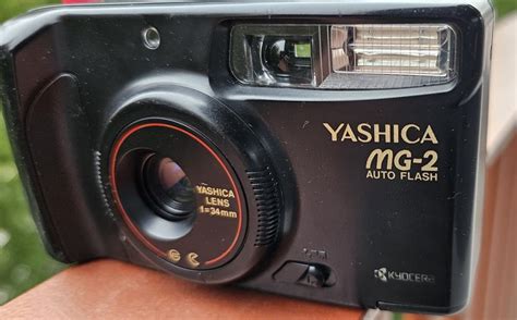 Yashica Mg Auto Flash Analogni Fotoaparat Mm