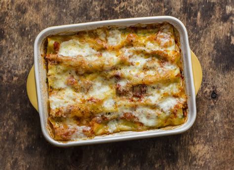 Wie Y Makaron Cannelloni Ze Szpinakiem I Ricotta Pieczony Serem