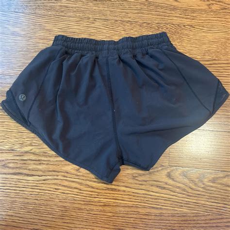 Lululemon Black Hotty Hot 2 5 Shorts Size 2 Good Depop