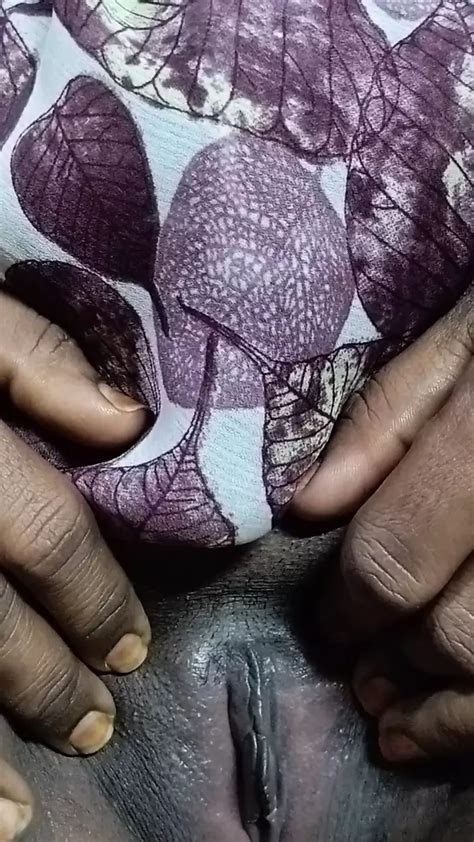 Hot Desi Bhabhi Seduces In Saree Real Indian Romance Xhamster