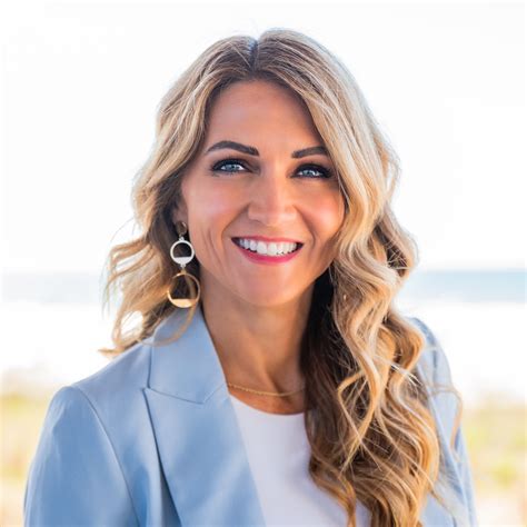 Mindy Jones, Orange Beach, AL Real Estate Associate - RE/MAX Paradise