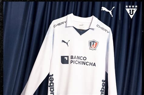 Liga De Quito Presenta Una Camiseta Conmemorativa Por Los A Os De