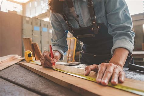 How to Start a Carpentry Business in 4 Easy Steps | BizInsure