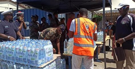 Crise De Leau Mayotte Ressource Distribution De Bouteilles O En