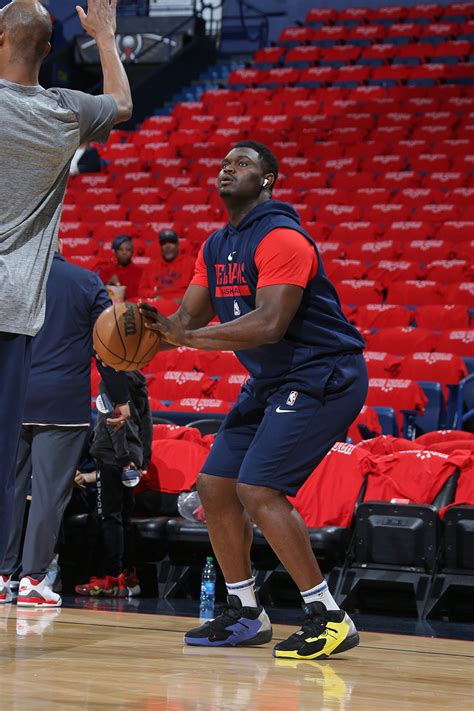 Zion Williamson S Pre Game Dunks Add To Pelicans Play In Controversy