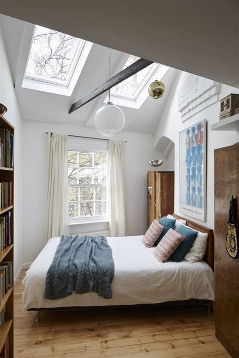 15 Cozy And Inviting Bedrooms With Skylights - Shelterness