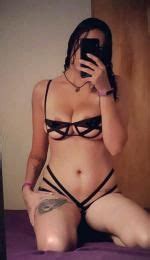 Underwire Caged Criss Cross Lingerie Set In Red Zaful