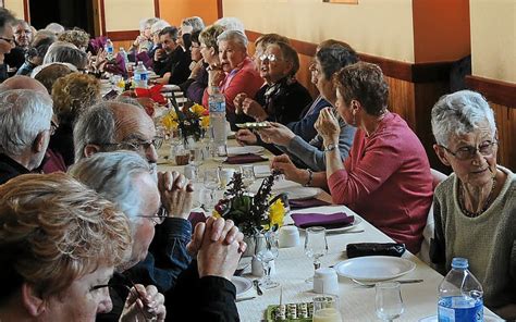 Club des aînés 90 convives au repas cochon grillé Le Télégramme