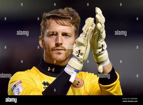 Walsall Goalkeeper Hi Res Stock Photography And Images Alamy