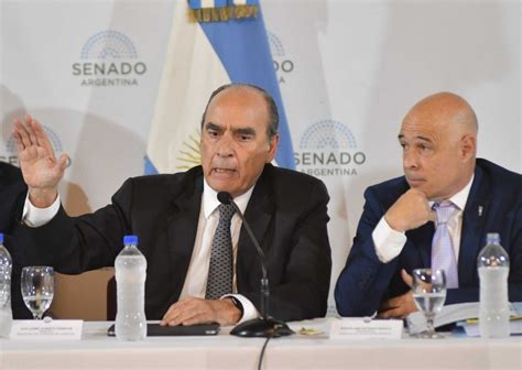 Francos sugirió que la firma del Pacto de Mayo podría ser aplazada