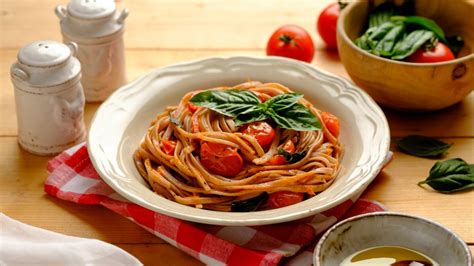 Pasta Al Pomodoro E Basilico