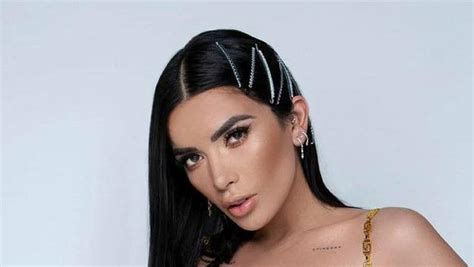 Dania Méndez muestra sus sorprendentes curvas en bikini En El Radar