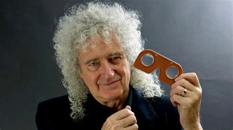 I want to 3D: Brian May enters yet another dimension - brianmay.com