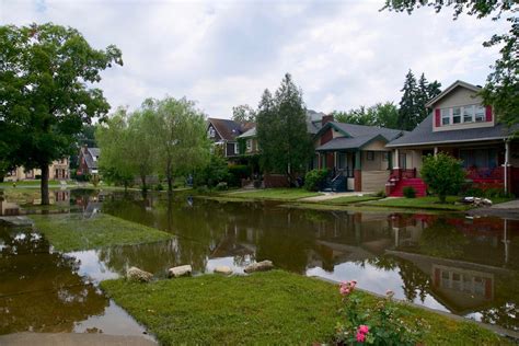 Widespread flooding in Detroit’s Jefferson Chalmers causes city to ...