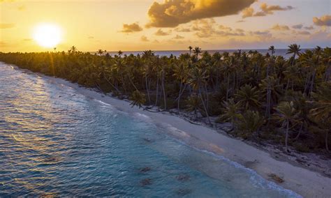 Fakarava Atoll - Travel Guide, Diving and Vacations | Tahiti.com