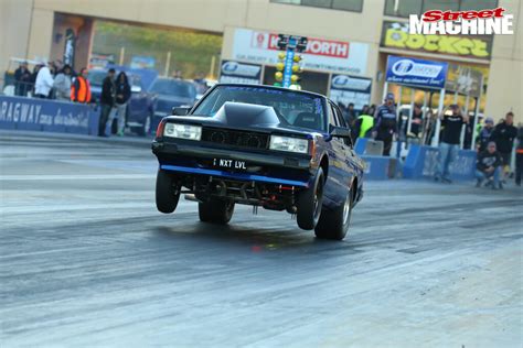 SMALL-BLOCK NISSAN BLUEBIRD FLIES