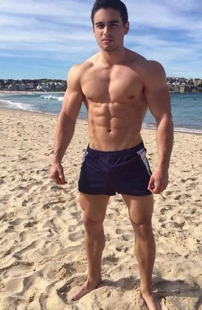 Shirtless Male Athletic Muscular Beefcake Beach Hunk Photo 4x6 C2052 £3