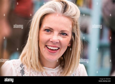 Sarah Crossan Fotos Und Bildmaterial In Hoher Auflösung Alamy