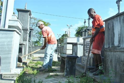 Emlur realiza limpeza nos cemitérios para visitação do Dia dos Pais