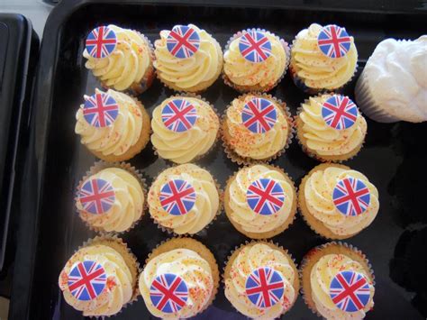 Summery Sunflower Cupcake Tower Giant Flower Cupcakes And More From
