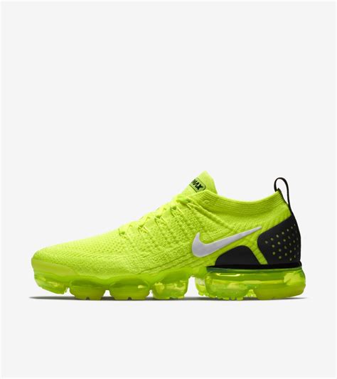 Nike Air Vapormax Flyknit 2 NRG 'Team Red & Black & Vachetta Tan ...