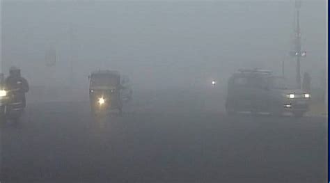 Delhi Officially Welcomes Winter As Dense Fog Envelops City India