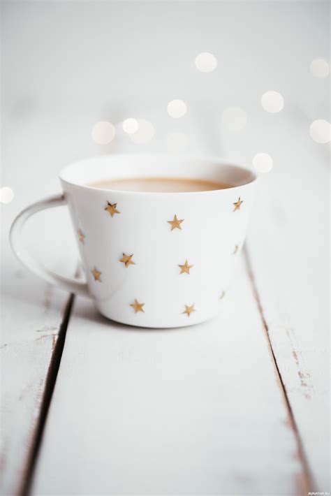 Белая кружка с золотыми звездами. Скачать фото на аву: кружки, cup ...