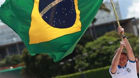 Verde E Amarelo Como Bolsonaro Sequestrou Bandeira Do Brasil E