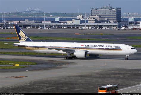 9V SWB Singapore Airlines Boeing 777 312ER Photo By Kazuchika Naya ID