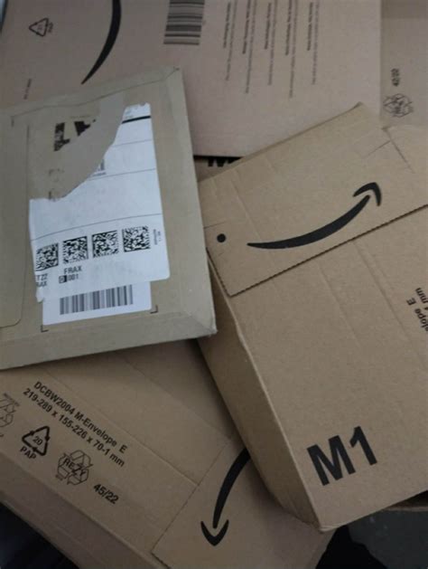 Paczki Amazon nieodebrane zwroty 10 szt Kraków Bieńczyce OLX pl