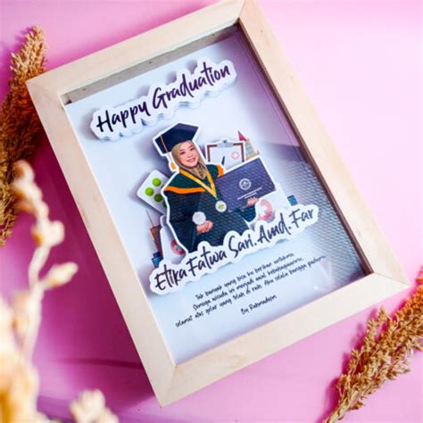 Scrapframe A5 Kayu Kado Wisuda Farmasi Kado Wisudaku