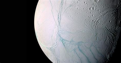 Indirekter Hinweis Hei E Quellen Unter Eis Von Saturnmond Enceladus