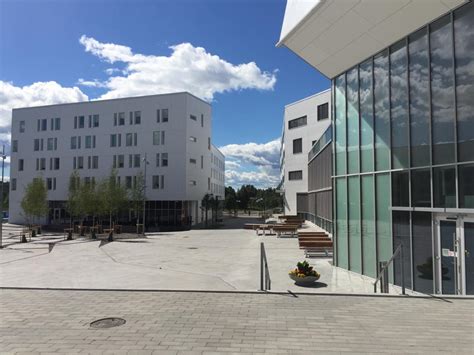 File:Campus square, Örebro University 01.jpg - HandWiki