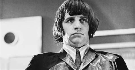 Why John Lennon’s Girlfriend Called Ringo Starr’s Bedroom The “Den Of Darkness”