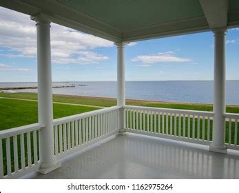 2,246 Beach House Porch Images, Stock Photos & Vectors | Shutterstock